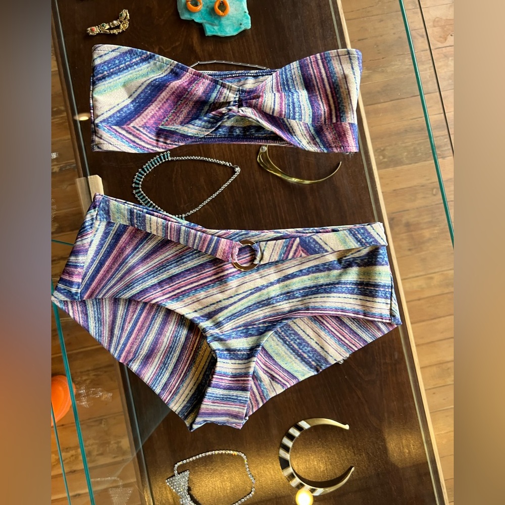 Frankie’s bikinis 2 piece